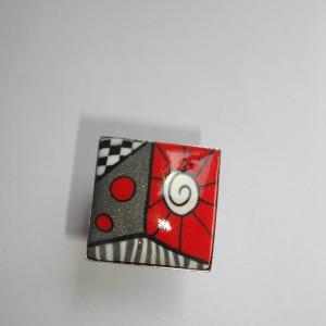 Bague carrée (rouge et gris) - Vente en ligne de bijoux fimo