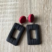 boucles rectangles chic (striées rouge et noir)