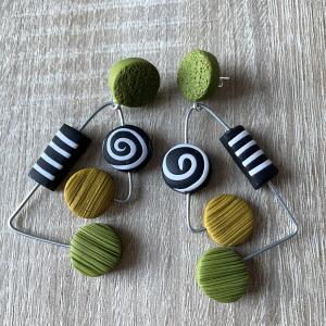 boucles pendantes (triangle) vert et jaune - Vente en ligne de bijoux fimo