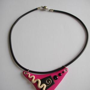 Triangle serpent (fuchia) - Vente en ligne de bijoux fimo